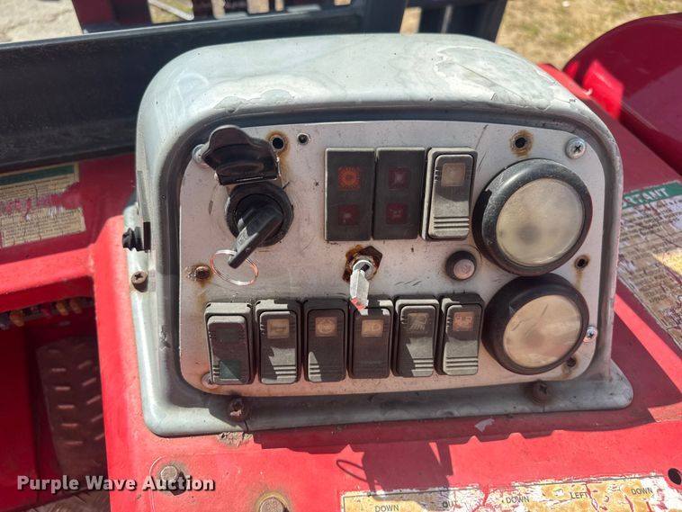 image for item EV1883 2008 Moffett M55.4 forklift