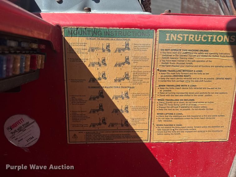 image for item EV1883 2008 Moffett M55.4 forklift