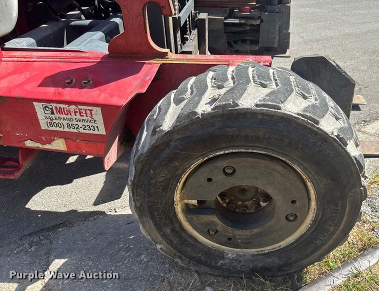 image for item EV1883 2008 Moffett M55.4 forklift