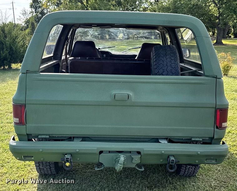 image for item EV1890 1986 Chevrolet M1009 SUV