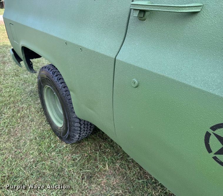 image for item EV1890 1986 Chevrolet M1009 SUV