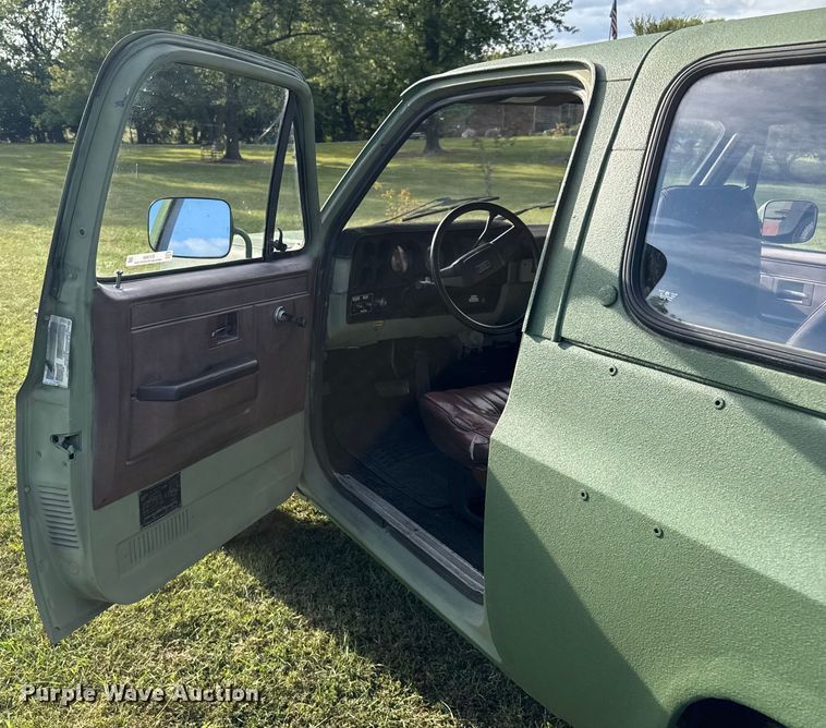 image for item EV1890 1986 Chevrolet M1009 SUV