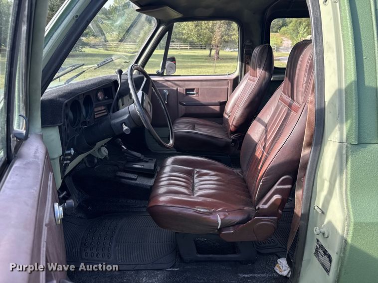 image for item EV1890 1986 Chevrolet M1009 SUV