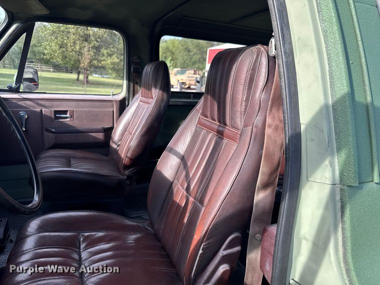 image for item EV1890 1986 Chevrolet M1009 SUV