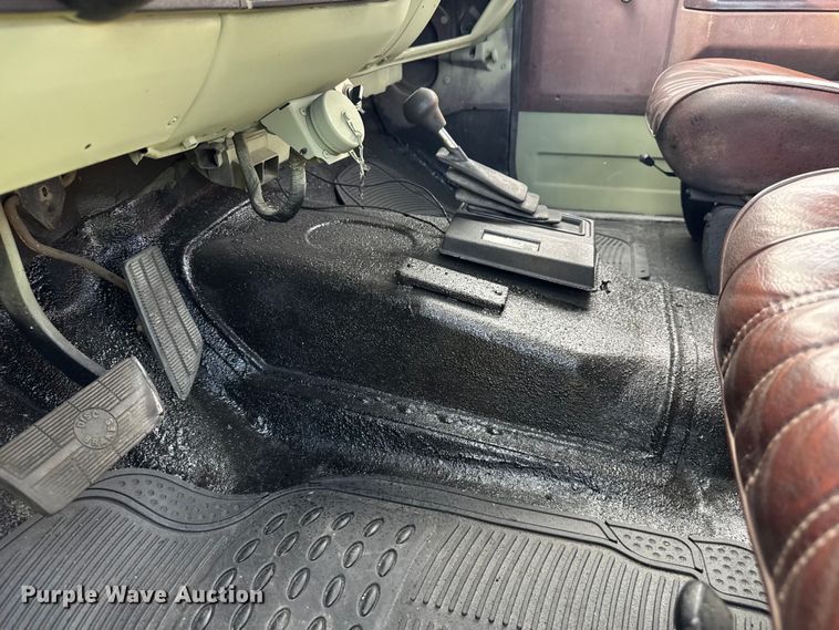 image for item EV1890 1986 Chevrolet M1009 SUV