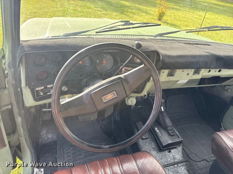 image for item EV1890 1986 Chevrolet M1009 SUV