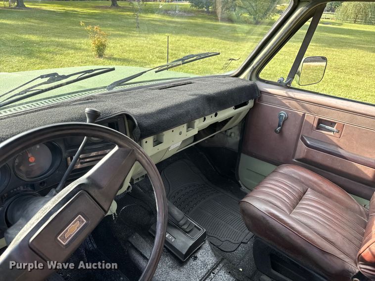 image for item EV1890 1986 Chevrolet M1009 SUV