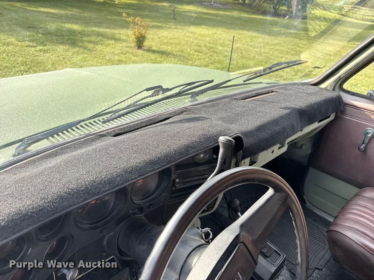 image for item EV1890 1986 Chevrolet M1009 SUV