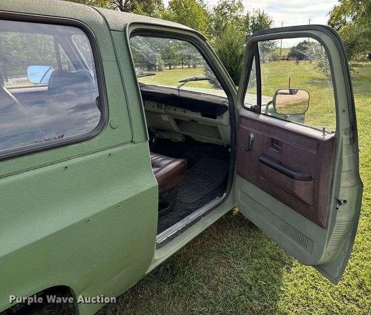 image for item EV1890 1986 Chevrolet M1009 SUV