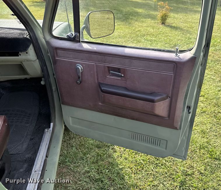 image for item EV1890 1986 Chevrolet M1009 SUV