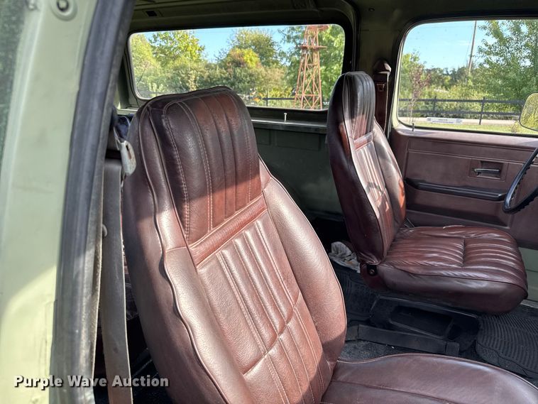 image for item EV1890 1986 Chevrolet M1009 SUV