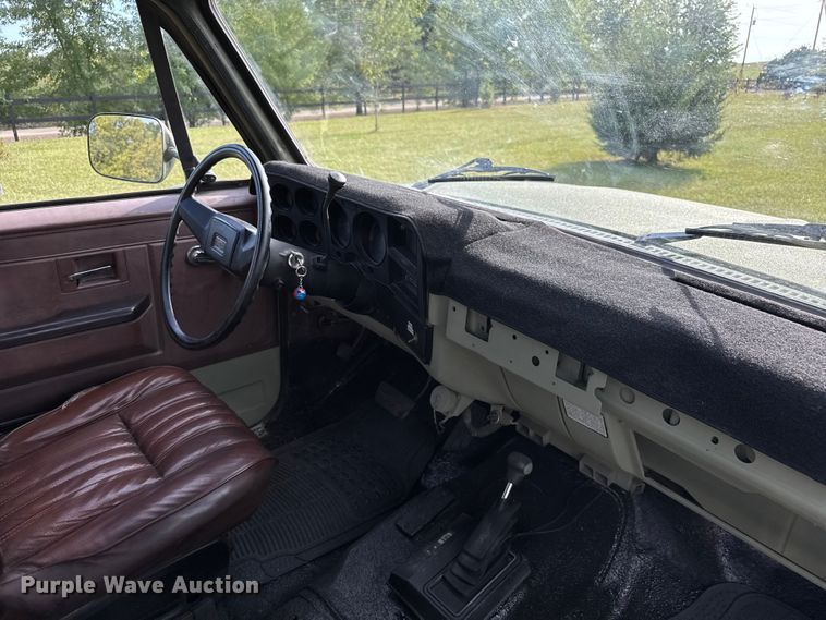 image for item EV1890 1986 Chevrolet M1009 SUV