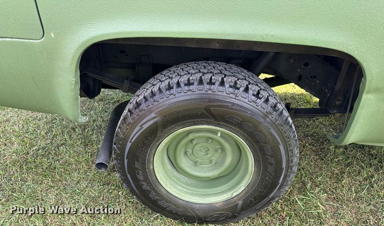 image for item EV1890 1986 Chevrolet M1009 SUV