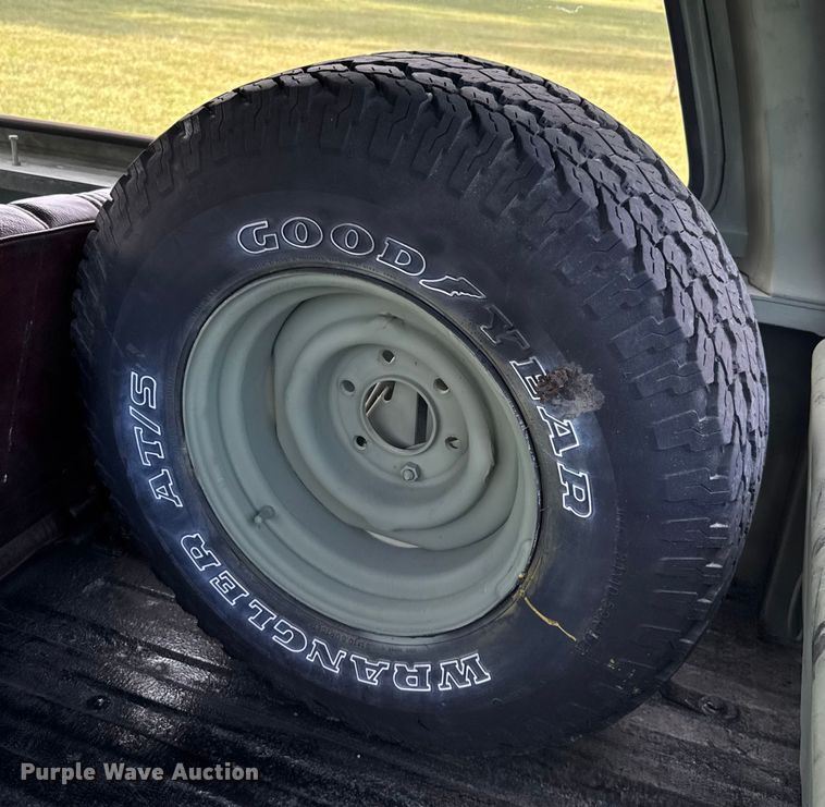 image for item EV1890 1986 Chevrolet M1009 SUV