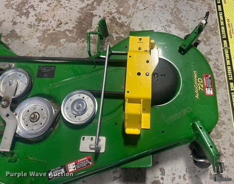image for item EV1945 John Deere AutoConnect 72D Lawn mower deck