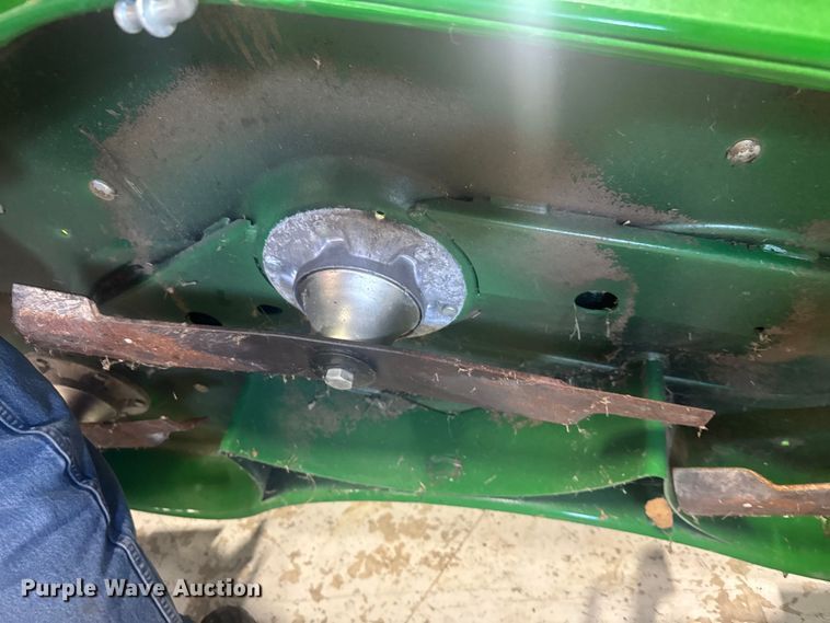 image for item EV1945 John Deere AutoConnect 72D Lawn mower deck