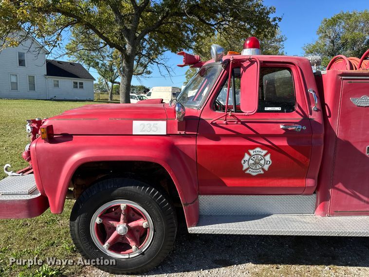 image for item EV1951 1973 Ford F750 pumper fire truck