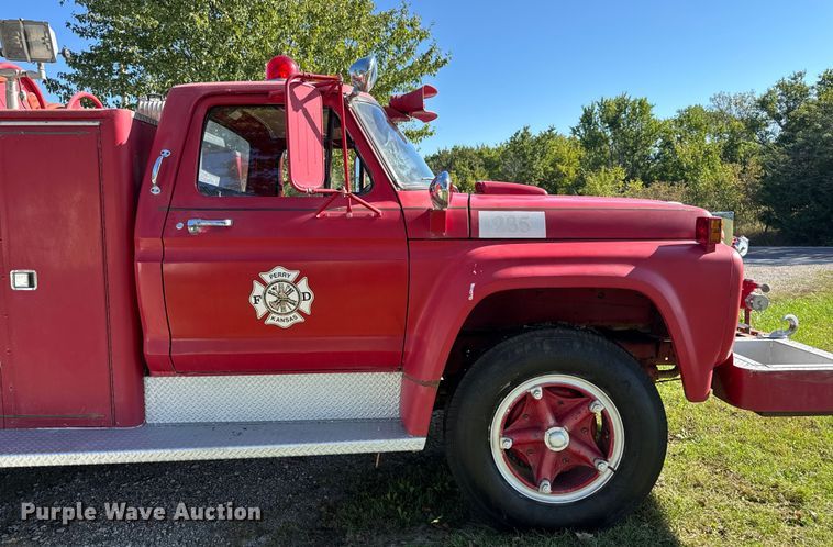 image for item EV1951 1973 Ford F750 pumper fire truck