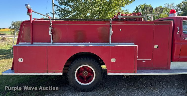 image for item EV1951 1973 Ford F750 pumper fire truck