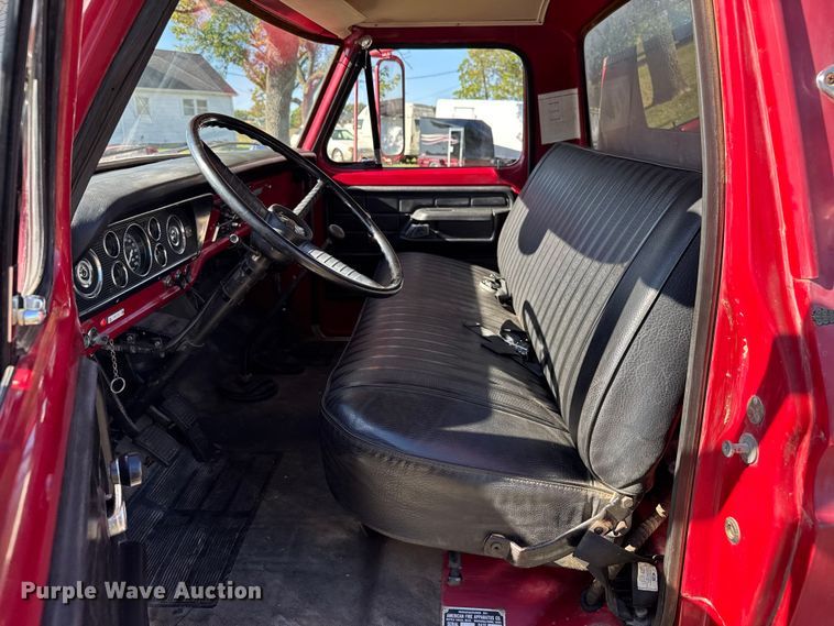 image for item EV1951 1973 Ford F750 pumper fire truck