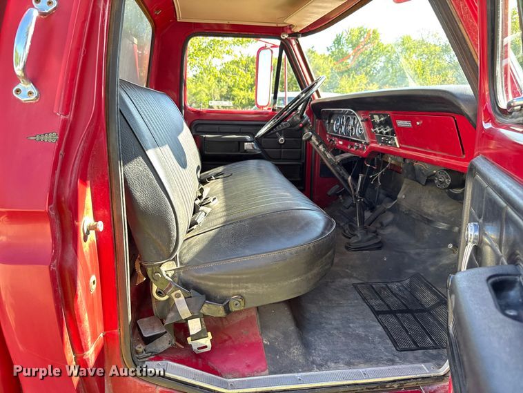 image for item EV1951 1973 Ford F750 pumper fire truck