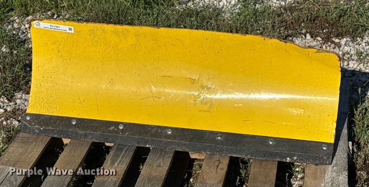 image for item EV1957 John Deere 44 lawn mower blade 