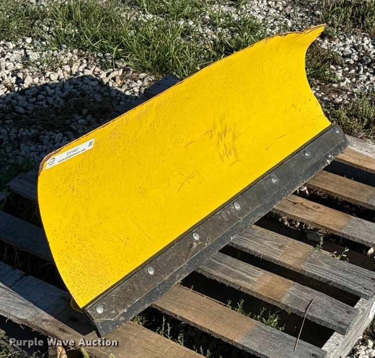 image for item EV1957 John Deere 44 lawn mower blade 