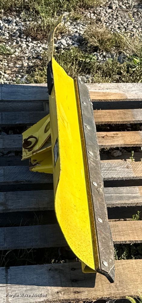 image for item EV1957 John Deere 44 lawn mower blade 