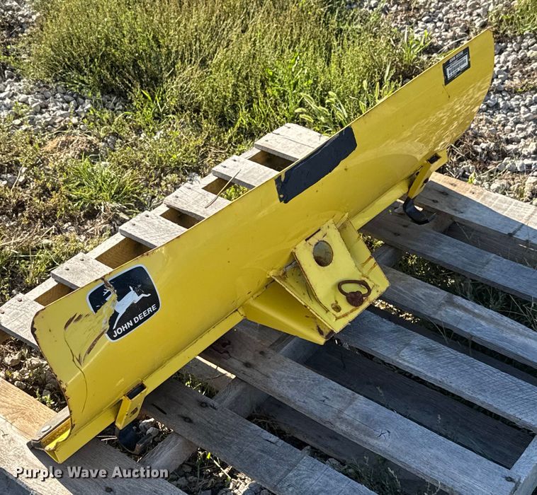 image for item EV1957 John Deere 44 lawn mower blade 