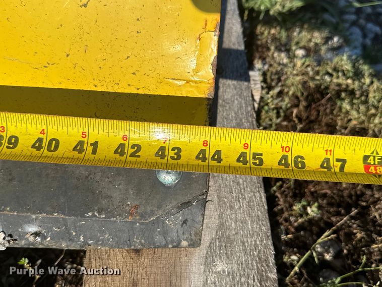 image for item EV1957 John Deere 44 lawn mower blade 