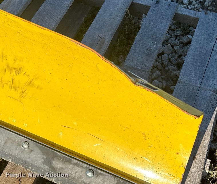 image for item EV1957 John Deere 44 lawn mower blade 