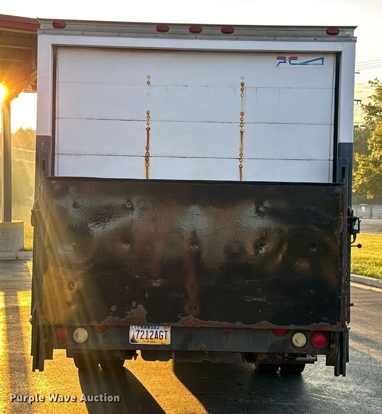 image for item EV1961 2000 Chevrolet Express box truck