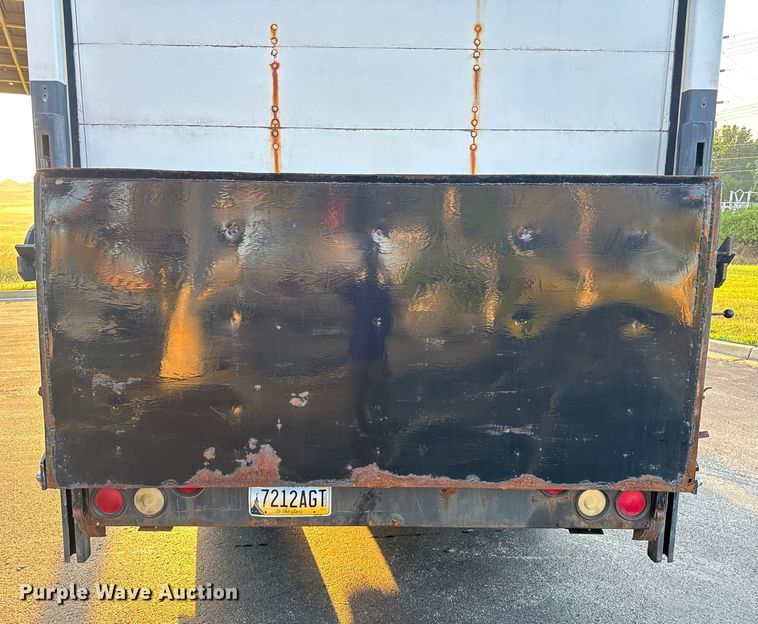 image for item EV1961 2000 Chevrolet Express box truck