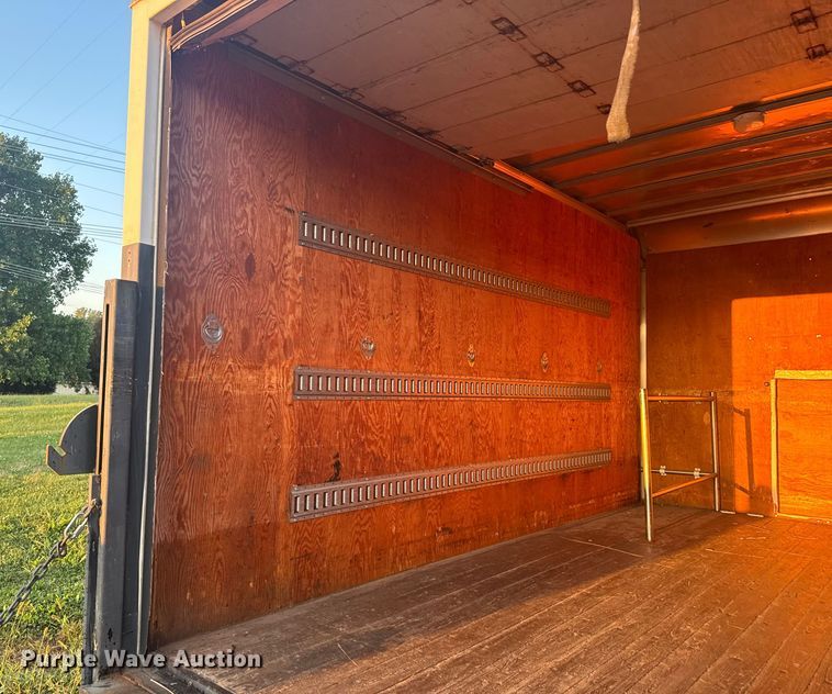 image for item EV1961 2000 Chevrolet Express box truck