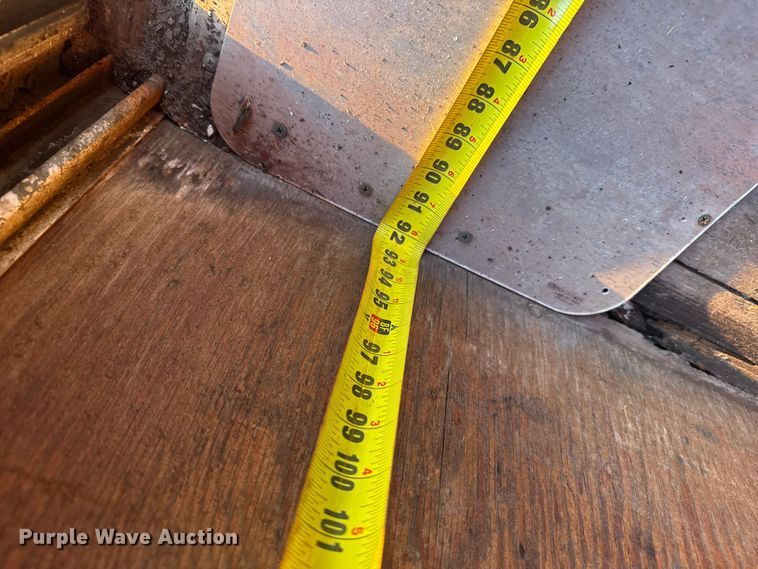 image for item EV1961 2000 Chevrolet Express box truck