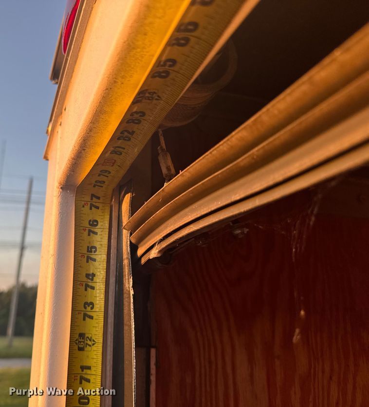 image for item EV1961 2000 Chevrolet Express box truck