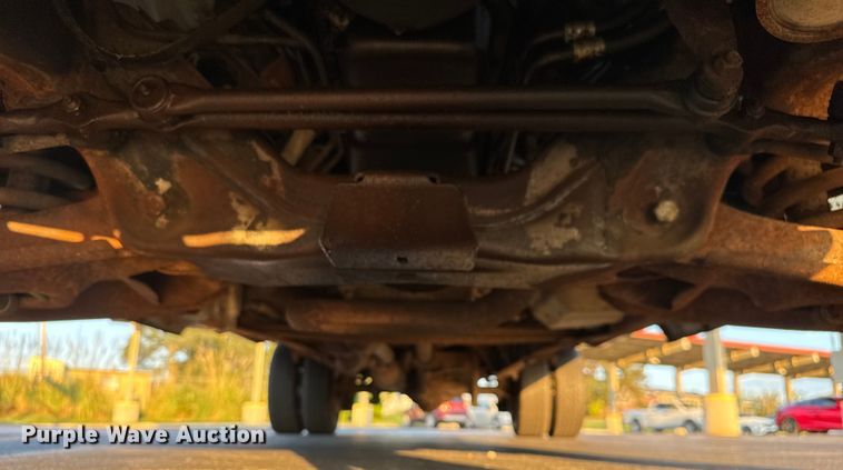 image for item EV1961 2000 Chevrolet Express box truck