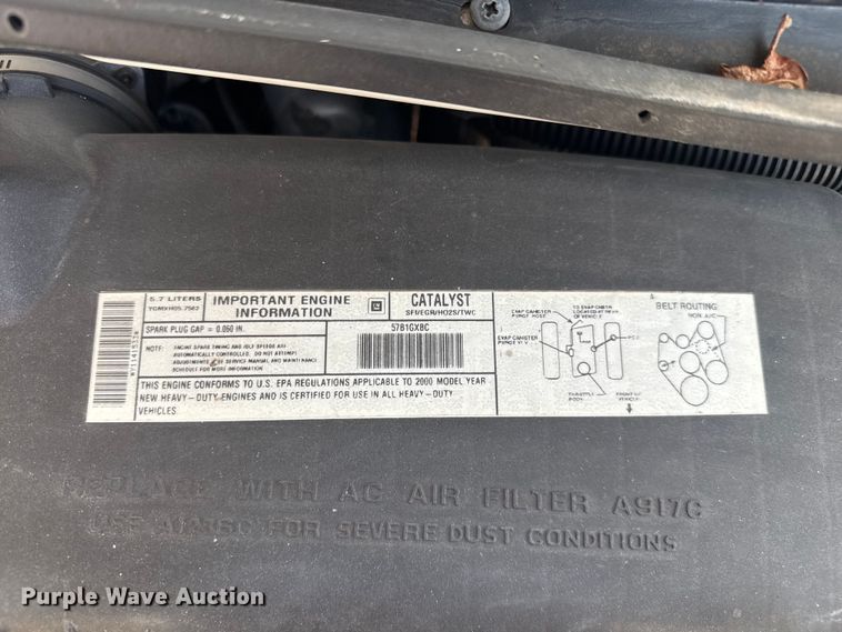 image for item EV1961 2000 Chevrolet Express box truck