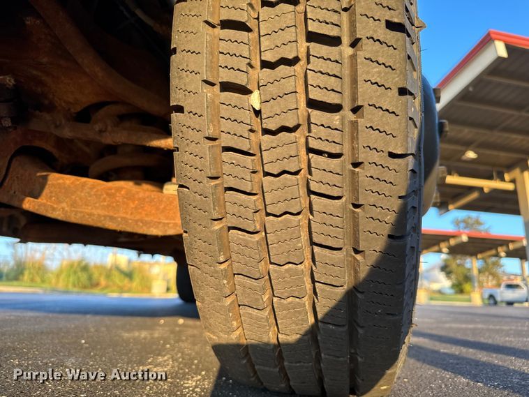 image for item EV1961 2000 Chevrolet Express box truck