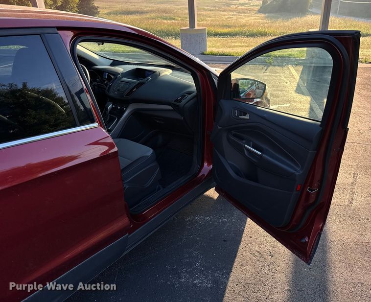 image for item EV1963 2014 Ford Escape SUV