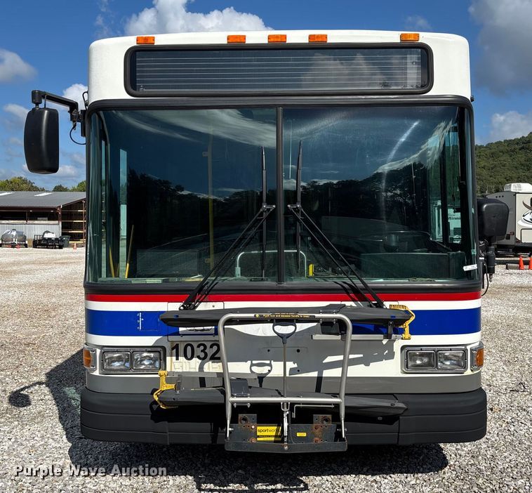 image for item EV3003 2010 Gillig G27D102N4   transit bus