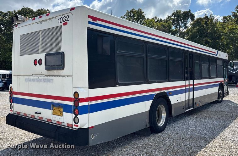 image for item EV3003 2010 Gillig G27D102N4   transit bus