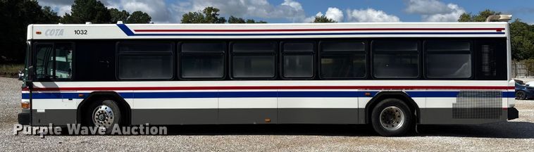 image for item EV3003 2010 Gillig G27D102N4   transit bus