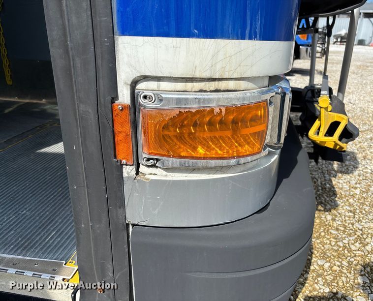 image for item EV3003 2010 Gillig G27D102N4   transit bus