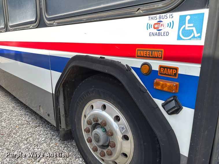 image for item EV3003 2010 Gillig G27D102N4   transit bus