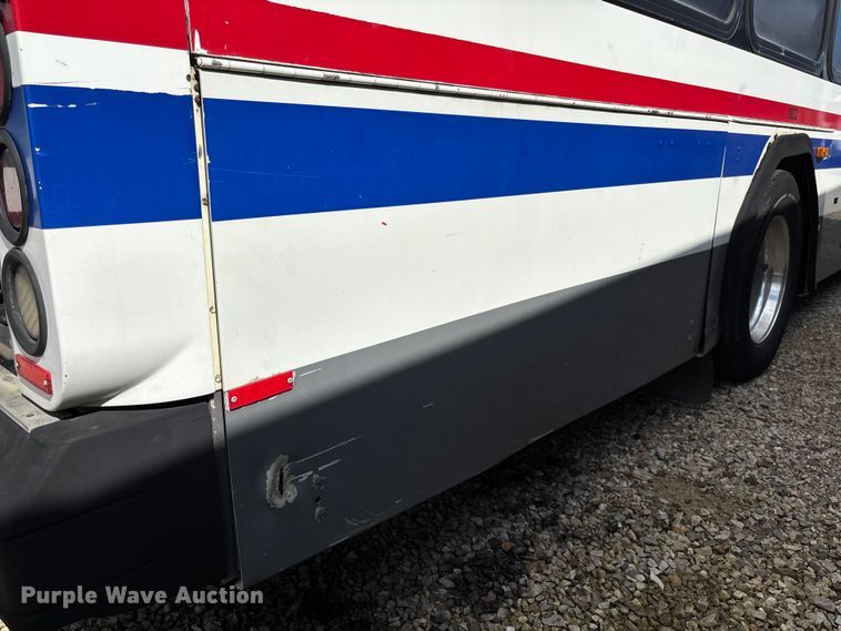 image for item EV3003 2010 Gillig G27D102N4   transit bus