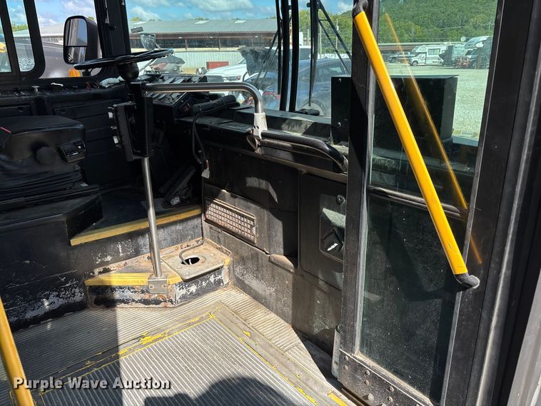 image for item EV3003 2010 Gillig G27D102N4   transit bus