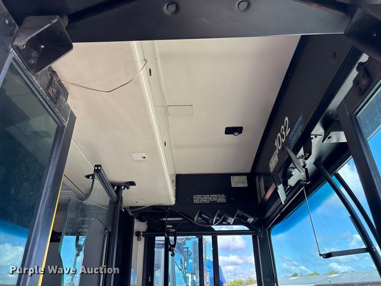 image for item EV3003 2010 Gillig G27D102N4   transit bus