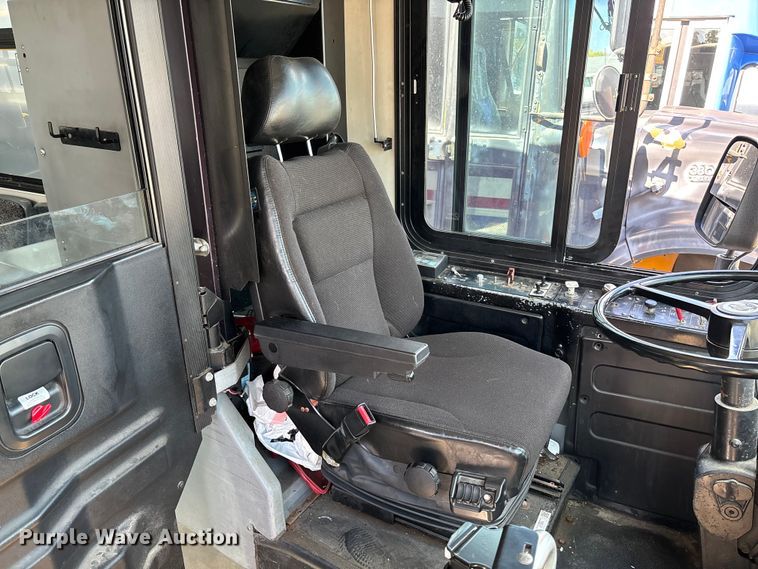 image for item EV3003 2010 Gillig G27D102N4   transit bus