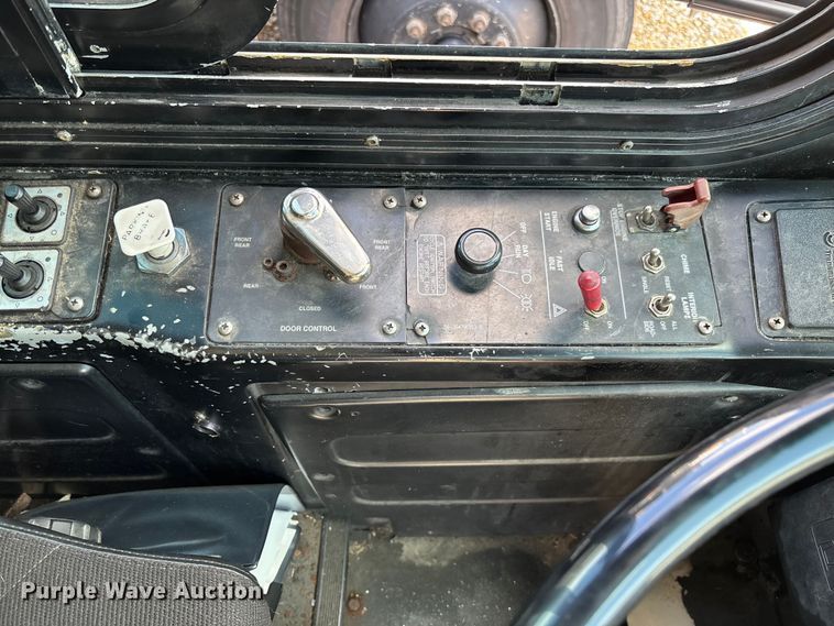 image for item EV3003 2010 Gillig G27D102N4   transit bus